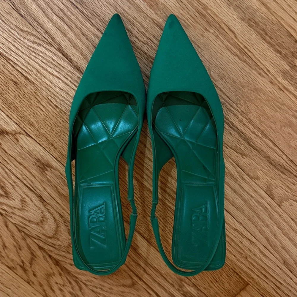 Zara Green Pointed-Toe Slingback Heels - Picture 4 of 4